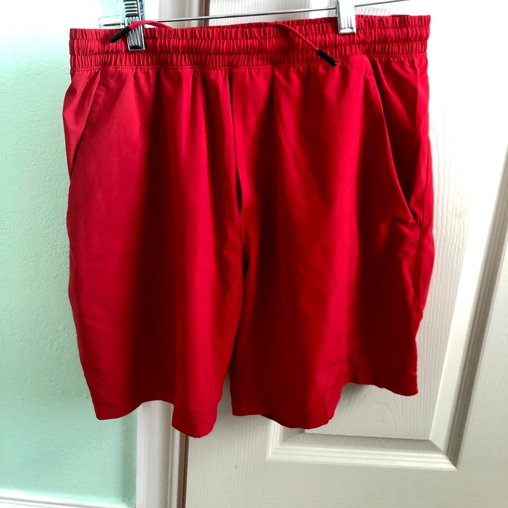 Lululemon Linerless Pace Breaker 7”